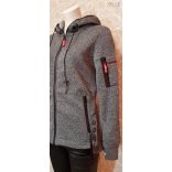 Cirmos kapucnis pulóver