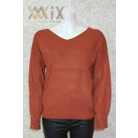 Hátul kötős, gombbal díszített felső