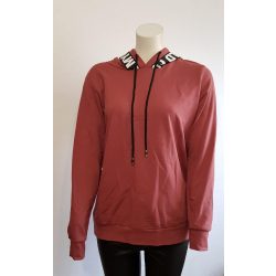 Feliratos kapucnis pulcsi mályva